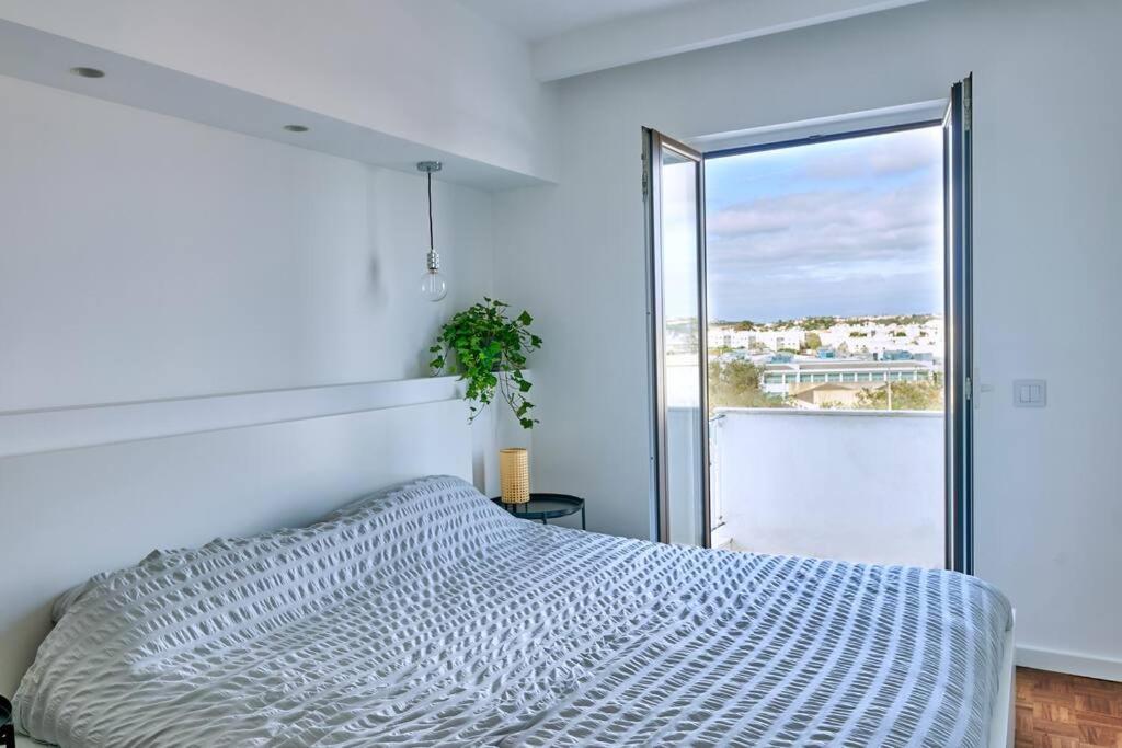 Blue Horizon Apartment *